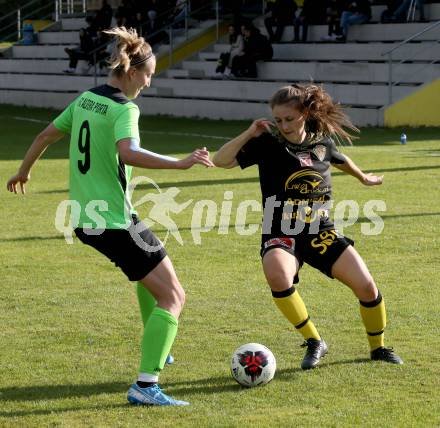 Fussball. 2. Frauenbundesliga. Carinthians LIWOdruck Hornets gegen FC Altera Porta.  Carmen Oberressl (Carinthians),  Alexandra Mautner (Altera Porta). Feistritz/Drau, 31.10.2021.
Foto: Kuess
---
pressefotos, pressefotografie, kuess, qs, qspictures, sport, bild, bilder, bilddatenbank