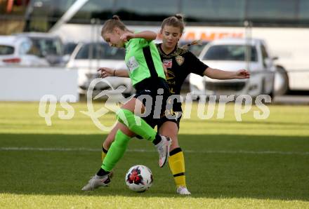 Fussball. 2. Frauenbundesliga. Carinthians LIWOdruck Hornets gegen FC Altera Porta.  Elena Ciccarelli (Carinthians),  Pia Steiner (Altera Porta). Feistritz/Drau, 31.10.2021.
Foto: Kuess
---
pressefotos, pressefotografie, kuess, qs, qspictures, sport, bild, bilder, bilddatenbank
