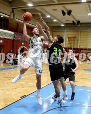 Basketball Zweite Liga 2021/2022. Grunddurchgang 5. Runde.  KOS Celovec gegen Basket Flames. Marko Gutalj (KOS), Fabio Soehnel  (Basket Flames). Klagenfurt, am 6.11.2021.
Foto: Kuess
www.qspictures.net
---
pressefotos, pressefotografie, kuess, qs, qspictures, sport, bild, bilder, bilddatenbank