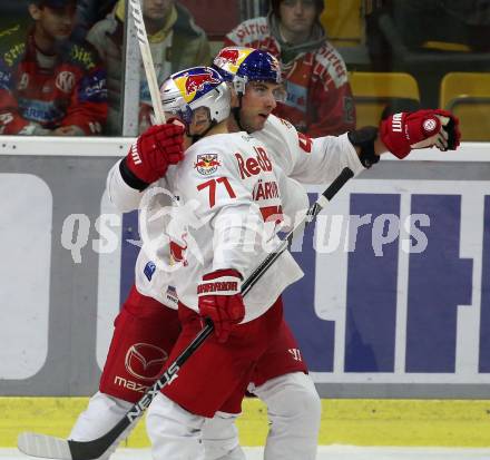 EBEL. Eishockey Bundesliga. KAC gegen  EC Red Bull Salzburg. Torjubel Jaervinen Jan-Mikael Johannes, Brennan Terrence James, (Salzburg). Klagenfurt, am 7.11.2021.
Foto: Kuess
www.qspictures.net

---
pressefotos, pressefotografie, kuess, qs, qspictures, sport, bild, bilder, bilddatenbank