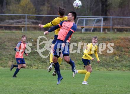 Fussball. 1. Klasse D. DSG Ferlach gegen Tainach.  Maximilian Nikolaus Melbinger (Ferlach), Adnan Huremovic  (Tainach). Ferlach, 6.11.2021.
Foto: Kuess
---
pressefotos, pressefotografie, kuess, qs, qspictures, sport, bild, bilder, bilddatenbank