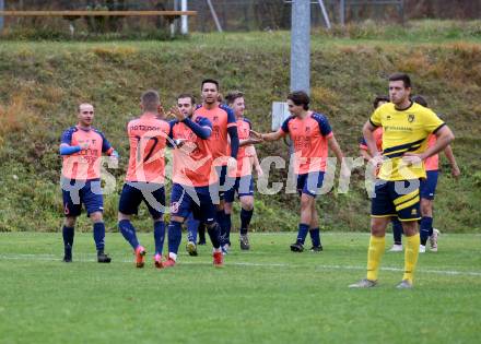 Fussball. 1. Klasse D. DSG Ferlach gegen Tainach.  Torjubel Stefan Opietnik  (Tainach). Ferlach, 6.11.2021.
Foto: Kuess
---
pressefotos, pressefotografie, kuess, qs, qspictures, sport, bild, bilder, bilddatenbank