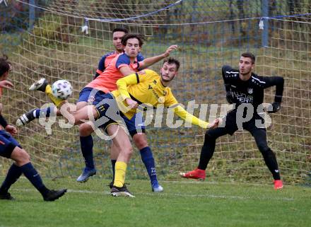 Fussball. 1. Klasse D. DSG Ferlach gegen Tainach.  Maximilian Nikolaus Melbinger (Ferlach), Fabian Klaus Anetitsch  (Tainach). Ferlach, 6.11.2021.
Foto: Kuess
---
pressefotos, pressefotografie, kuess, qs, qspictures, sport, bild, bilder, bilddatenbank