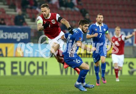 Fussball. FIFA. WM Qualifikationsspiel. European Qualifiers. Oesterreich gegen Moldawien.  Marko Arnautovic,  (Oesterreich),  Artiom Rozgoniuc (Moldawien). Klagenfurt, Woerthersee Stadion, 15.11.2021.
Foto: Kuess
www.qspictures.net
---
pressefotos, pressefotografie, kuess, qs, qspictures, sport, bild, bilder, bilddatenbank