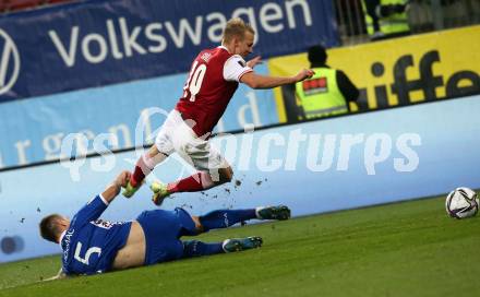 Fussball. FIFA. WM Qualifikationsspiel. European Qualifiers. Oesterreich gegen Moldawien.  Marco Gruell,  (Oesterreich), Veaceslav Posmac  (Moldawien). Klagenfurt, Woerthersee Stadion, 15.11.2021.
Foto: Kuess
www.qspictures.net
---
pressefotos, pressefotografie, kuess, qs, qspictures, sport, bild, bilder, bilddatenbank