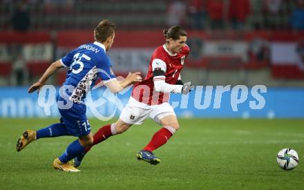 Fussball. FIFA. WM Qualifikationsspiel. European Qualifiers. Oesterreich gegen Moldawien.  Marcel Sabitzer,  (Oesterreich),  Ion Jardan (Moldawien). Klagenfurt, Woerthersee Stadion, 15.11.2021.
Foto: Kuess
www.qspictures.net
---
pressefotos, pressefotografie, kuess, qs, qspictures, sport, bild, bilder, bilddatenbank