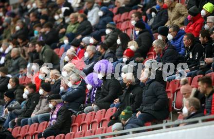 Fussball. Bundesliga. SK Austria Klagenfurt gegen  FK Austria Wien.   Fans (Klagenfurt). Klagenfurt, am 21.11.2021.
Foto: Kuess
www.qspictures.net
---
pressefotos, pressefotografie, kuess, qs, qspictures, sport, bild, bilder, bilddatenbank