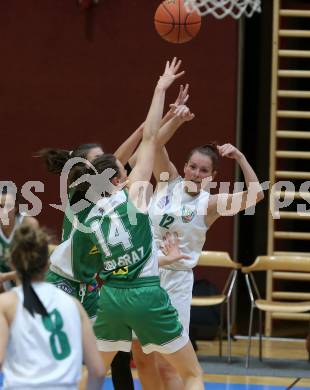 Basketball Damen Superliga 2021/2022. Grunddurchgang 5. Runde.  KOS Celovec Damen gegen UBI Graz.  Patricia Pauer (KOS), Annika Neumann (Graz). Klagenfurt, am 20.11.2021.
Foto: Kuess
www.qspictures.net
---
pressefotos, pressefotografie, kuess, qs, qspictures, sport, bild, bilder, bilddatenbank