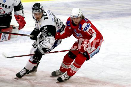 EBEL. Eishockey Bundesliga. KAC gegen	Tesla Orli Znojmo. Maier David (KAC), Stransky David  (Znojmo). Klagenfurt, am 21.11.2021.
Foto: Kuess
www.qspictures.net

---
pressefotos, pressefotografie, kuess, qs, qspictures, sport, bild, bilder, bilddatenbank