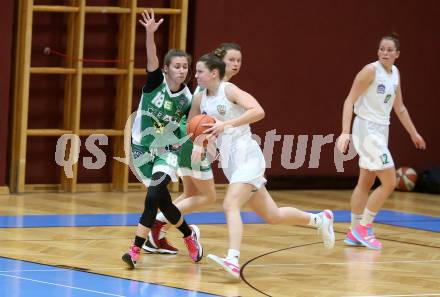 Basketball Damen Superliga 2021/2022. Grunddurchgang 5. Runde.  KOS Celovec Damen gegen UBI Graz. Alina Seher  (KOS), Nika Cic (Graz). Klagenfurt, am 20.11.2021.
Foto: Kuess
www.qspictures.net
---
pressefotos, pressefotografie, kuess, qs, qspictures, sport, bild, bilder, bilddatenbank