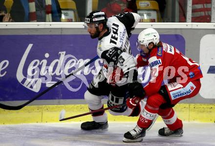 EBEL. Eishockey Bundesliga. KAC gegen	Tesla Orli Znojmo. Maier David (KAC), Brittain Joshua (Znojmo). Klagenfurt, am 21.11.2021.
Foto: Kuess
www.qspictures.net

---
pressefotos, pressefotografie, kuess, qs, qspictures, sport, bild, bilder, bilddatenbank