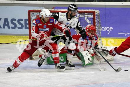EBEL. Eishockey Bundesliga. KAC gegen	Tesla Orli Znojmo. Vallant Thomas , Dahm Sebastian (KAC),  Svoboda Tomas (Znojmo). Klagenfurt, am 21.11.2021.
Foto: Kuess
www.qspictures.net

---
pressefotos, pressefotografie, kuess, qs, qspictures, sport, bild, bilder, bilddatenbank
