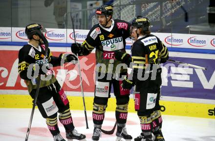 EBEL. Eishockey Bundesliga. VSV gegen spusu Vienna Capitals.  Torjubel Alex Wall, Brody Sutter, Patrick Antal, Christof Kromp   (Vienna Capitals). Villach, am 26.11.2021.
Foto: Kuess
www.qspictures.net
---
pressefotos, pressefotografie, kuess, qs, qspictures, sport, bild, bilder, bilddatenbank