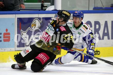 EBEL. Eishockey Bundesliga. VSV gegen spusu Vienna Capitals.  Felix Maxa,  (VSV),  Anton Karlsson (Vienna Capitals). Villach, am 26.11.2021.
Foto: Kuess
www.qspictures.net
---
pressefotos, pressefotografie, kuess, qs, qspictures, sport, bild, bilder, bilddatenbank
