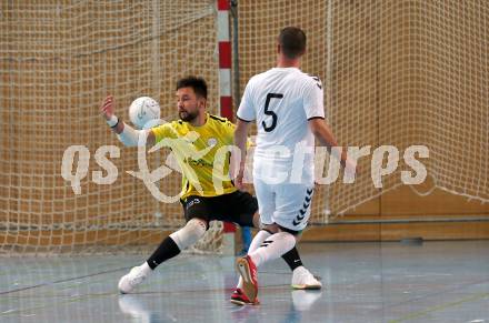 Futsal Meisterschaft (1.OEFL - B). Klagenfurt gegen Wiener Neustadt 1. FC Murexin Allstars. Kajkut Vladimir  (Klagenfurt), Kozar Tomaz  (Wr. Neustadt). Klagenfurt, 20.11.2021.
Foto: Kuess
www.qspictures.net
---
pressefotos, pressefotografie, kuess, qs, qspictures, sport, bild, bilder, bilddatenbank
