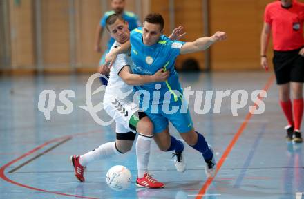 Futsal Meisterschaft (1.OEFL - B). Klagenfurt gegen Wiener Neustadt 1. FC Murexin Allstars. Matic Robert  (Klagenfurt),  Kozar Tomaz (Wr. Neustadt). Klagenfurt, 20.11.2021.
Foto: Kuess
www.qspictures.net
---
pressefotos, pressefotografie, kuess, qs, qspictures, sport, bild, bilder, bilddatenbank