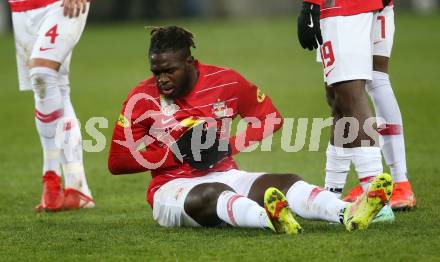 Fussball. Bundesliga. SK Austria Klagenfurt gegen  FC Red Bull Salzburg.   Oumar Mickael Solet Bomawoko (Salzburg ). Klagenfurt, am 27.11.2021.
Foto: Kuess
www.qspictures.net
---
pressefotos, pressefotografie, kuess, qs, qspictures, sport, bild, bilder, bilddatenbank