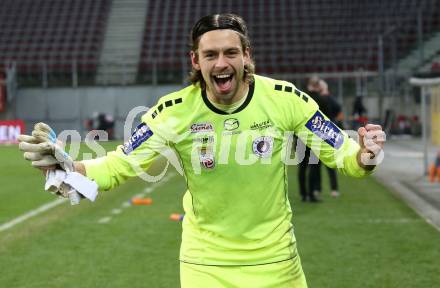 Fussball. Bundesliga. SK Austria Klagenfurt gegen  FC Red Bull Salzburg.   Jubel Phillip Menzel (Klagenfurt). Klagenfurt, am 27.11.2021.
Foto: Kuess
www.qspictures.net
---
pressefotos, pressefotografie, kuess, qs, qspictures, sport, bild, bilder, bilddatenbank