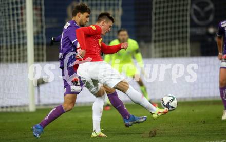 Fussball. Bundesliga. SK Austria Klagenfurt gegen  FC Red Bull Salzburg.   Thorsten Mahrer, (Klagenfurt), Benjamin Sesko  (Salzburg ). Klagenfurt, am 27.11.2021.
Foto: Kuess
www.qspictures.net
---
pressefotos, pressefotografie, kuess, qs, qspictures, sport, bild, bilder, bilddatenbank