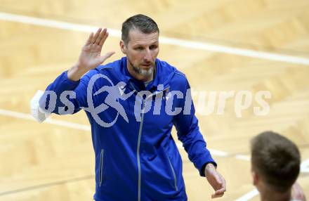 Basketball Zweite Liga 2021/2022. Grunddurchgang 7. Runde.  KOS Celovec gegen Kufstein Towers. Trainer Markus Thurner (Kufstein). Klagenfurt, am 27.11.2021.
Foto: Kuess
www.qspictures.net
---
pressefotos, pressefotografie, kuess, qs, qspictures, sport, bild, bilder, bilddatenbank