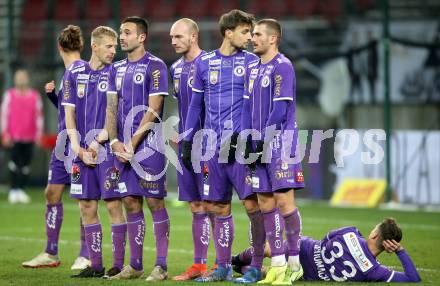 Fussball. Bundesliga. SK Austria Klagenfurt gegen  FC Red Bull Salzburg.   Christopher Cvetko, Markus Pink, Nicolas Wimmer, Thorsten Mahrer, Turgay Gemicibasi, Till Sebastian Schumacher (Klagenfurt). Klagenfurt, am 27.11.2021.
Foto: Kuess
www.qspictures.net
---
pressefotos, pressefotografie, kuess, qs, qspictures, sport, bild, bilder, bilddatenbank
