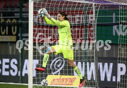 Fussball. Bundesliga. SK Austria Klagenfurt gegen  FC Red Bull Salzburg.   Phillip Menzel (Klagenfurt). Klagenfurt, am 27.11.2021.
Foto: Kuess
www.qspictures.net
---
pressefotos, pressefotografie, kuess, qs, qspictures, sport, bild, bilder, bilddatenbank