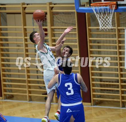 Basketball Zweite Liga 2021/2022. Grunddurchgang 7. Runde.  KOS Celovec gegen Kufstein Towers. Andi Smrtnik (KOS), Fabio Thaler (Kufstein). Klagenfurt, am 27.11.2021.
Foto: Kuess
www.qspictures.net
---
pressefotos, pressefotografie, kuess, qs, qspictures, sport, bild, bilder, bilddatenbank