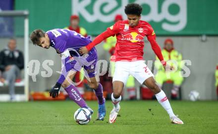 Fussball. Bundesliga. SK Austria Klagenfurt gegen  FC Red Bull Salzburg.   Thorsten Mahrer,  (Klagenfurt), Karim Adeyemi (Salzburg ). Klagenfurt, am 27.11.2021.
Foto: Kuess
www.qspictures.net
---
pressefotos, pressefotografie, kuess, qs, qspictures, sport, bild, bilder, bilddatenbank