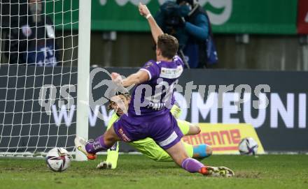 Fussball. Bundesliga. SK Austria Klagenfurt gegen  FC Red Bull Salzburg.   Phillip Menzel, Herbert Paul (Klagenfurt). Klagenfurt, am 27.11.2021.
Foto: Kuess
www.qspictures.net
---
pressefotos, pressefotografie, kuess, qs, qspictures, sport, bild, bilder, bilddatenbank