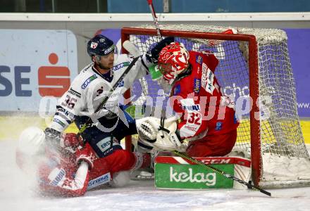 EBEL. Eishockey Bundesliga. KAC gegen	Hydro Fehervar AV 19. Niklas Andre Wuerschl, Sebastian Dahm,  (KAC),  Csanad Erdely (Fehervar). Klagenfurt, am 28.11.2021.
Foto: Kuess
www.qspictures.net

---
pressefotos, pressefotografie, kuess, qs, qspictures, sport, bild, bilder, bilddatenbank