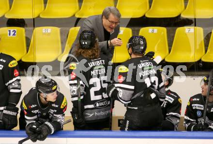 EBEL. Eishockey Bundesliga. VSV gegen Dornbirn Bulldogs.  Trainer Kai Suikkanen  (Dornbirn Bulldogs). Villach, am 3.12.2021.
Foto: Kuess
www.qspictures.net
---
pressefotos, pressefotografie, kuess, qs, qspictures, sport, bild, bilder, bilddatenbank