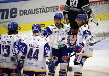 EBEL. Eishockey Bundesliga. VSV gegen Dornbirn Bulldogs.  Torjubel Chris Collins, Jamie Fraser, John Hughes, Derek Joslin (VSV). Villach, am 3.12.2021.
Foto: Kuess
www.qspictures.net
---
pressefotos, pressefotografie, kuess, qs, qspictures, sport, bild, bilder, bilddatenbank