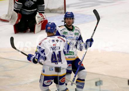 EBEL. Eishockey Bundesliga. VSV gegen Dornbirn Bulldogs.  Torjubel Jamie Fraser, Chris Collins (VSV). Villach, am 3.12.2021.
Foto: Kuess
www.qspictures.net
---
pressefotos, pressefotografie, kuess, qs, qspictures, sport, bild, bilder, bilddatenbank