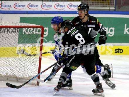 EBEL. Eishockey Bundesliga. VSV gegen Dornbirn Bulldogs.  John Hughes,  (VSV), Moritz Matzka  (Dornbirn Bulldogs). Villach, am 3.12.2021.
Foto: Kuess
www.qspictures.net
---
pressefotos, pressefotografie, kuess, qs, qspictures, sport, bild, bilder, bilddatenbank