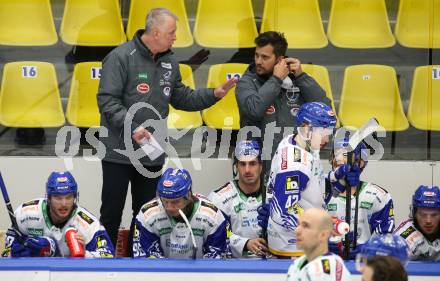 EBEL. Eishockey Bundesliga. VSV gegen Dornbirn Bulldogs.  Trainer Rob Daum, Co-Trainer Marcel Rodman (VSV). Villach, am 3.12.2021.
Foto: Kuess
www.qspictures.net
---
pressefotos, pressefotografie, kuess, qs, qspictures, sport, bild, bilder, bilddatenbank