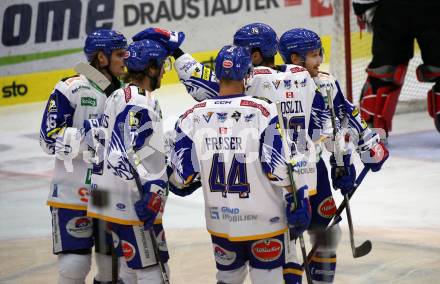 EBEL. Eishockey Bundesliga. VSV gegen Dornbirn Bulldogs.  Torjubel Anton Karlsson, Chris Collins, Jamie Fraser, John Hughes, Derek Joslin (VSV). Villach, am 3.12.2021.
Foto: Kuess
www.qspictures.net
---
pressefotos, pressefotografie, kuess, qs, qspictures, sport, bild, bilder, bilddatenbank