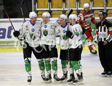 EBEL. Eishockey Bundesliga. KAC gegen	HK SZ Olimpija. Torjubel Blaz Tomazevic, Nik Simsic  (Olimpija). Klagenfurt, am 7.12.2021.
Foto: Kuess
www.qspictures.net

---
pressefotos, pressefotografie, kuess, qs, qspictures, sport, bild, bilder, bilddatenbank