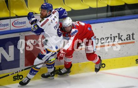 EBEL. Eishockey Bundesliga. VSV gegen KAC. Jamie Fraser,   (VSV), Fabian Hochegger  (KAC). Villach, am 10.12.2021.
Foto: Kuess
www.qspictures.net
---
pressefotos, pressefotografie, kuess, qs, qspictures, sport, bild, bilder, bilddatenbank