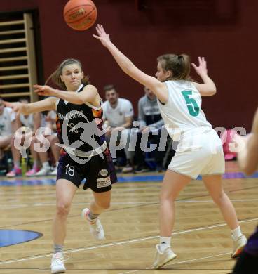 Basketball Damen Superliga 2021/2022. Grunddurchgang 7. Runde.  KOS Celovec Damen gegen  Vienna United.  Monika Ristic (KOS), Lena Eichler  (Vienna United). Klagenfurt, am 11.12.2021.
Foto: Kuess
www.qspictures.net
---
pressefotos, pressefotografie, kuess, qs, qspictures, sport, bild, bilder, bilddatenbank