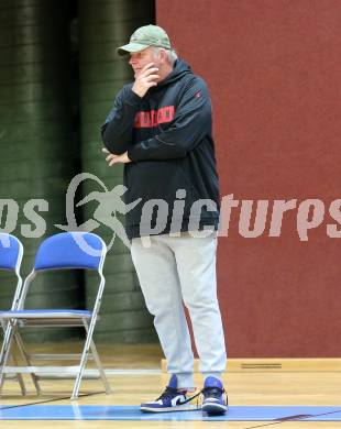 Basketball Damen Superliga 2021/2022. Grunddurchgang 7. Runde.  KOS Celovec Damen gegen  Vienna United. Trainer Stefan Hoellerl (Vienna United). Klagenfurt, am 11.12.2021.
Foto: Kuess
www.qspictures.net
---
pressefotos, pressefotografie, kuess, qs, qspictures, sport, bild, bilder, bilddatenbank