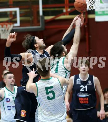 Basketball Zweite Liga 2021/2022. Grunddurchgang 9. Runde.  KOS Celovec gegen BBC Nord Dragonz. Erik Groznik (KOS), Lukas Knor (BBC Nord Dragonz). Klagenfurt, am 11.12.2021.
Foto: Kuess
www.qspictures.net
---
pressefotos, pressefotografie, kuess, qs, qspictures, sport, bild, bilder, bilddatenbank