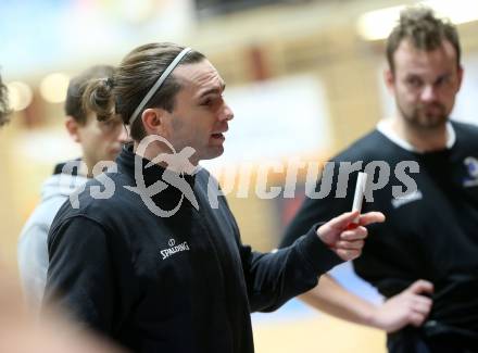Basketball Zweite Liga 2021/2022. Grunddurchgang 9. Runde.  KOS Celovec gegen BBC Nord Dragonz. Trainer Felix Jambor (BBC Nord Dragonz). Klagenfurt, am 11.12.2021.
Foto: Kuess
www.qspictures.net
---
pressefotos, pressefotografie, kuess, qs, qspictures, sport, bild, bilder, bilddatenbank