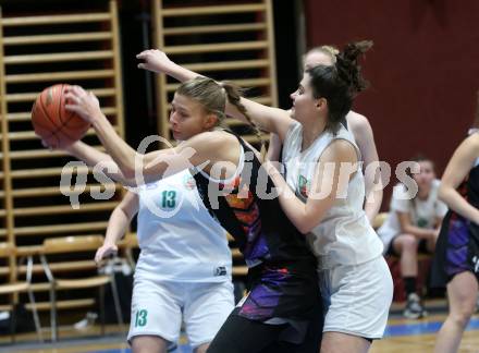 Basketball Damen Superliga 2021/2022. Grunddurchgang 7. Runde.  KOS Celovec Damen gegen  Vienna United. Sasa Tomazic  (KOS),  Antonia Reissner  (Vienna United). Klagenfurt, am 11.12.2021.
Foto: Kuess
www.qspictures.net
---
pressefotos, pressefotografie, kuess, qs, qspictures, sport, bild, bilder, bilddatenbank