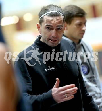 Basketball Zweite Liga 2021/2022. Grunddurchgang 9. Runde.  KOS Celovec gegen BBC Nord Dragonz. Trainer Felix Jambor (BBC Nord Dragonz). Klagenfurt, am 11.12.2021.
Foto: Kuess
www.qspictures.net
---
pressefotos, pressefotografie, kuess, qs, qspictures, sport, bild, bilder, bilddatenbank