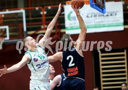 Basketball Zweite Liga 2021/2022. Grunddurchgang 9. Runde.  KOS Celovec gegen BBC Nord Dragonz. Erik Groznik (KOS), Jordan David Roberts (BBC Nord Dragonz). Klagenfurt, am 11.12.2021.
Foto: Kuess
www.qspictures.net
---
pressefotos, pressefotografie, kuess, qs, qspictures, sport, bild, bilder, bilddatenbank
