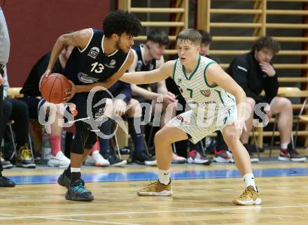 Basketball Zweite Liga 2021/2022. Grunddurchgang 9. Runde.  KOS Celovec gegen BBC Nord Dragonz.  Valentin Pasterk (KOS), Kyran Jordan Mc Clure (BBC Nord Dragonz). Klagenfurt, am 11.12.2021.
Foto: Kuess
www.qspictures.net
---
pressefotos, pressefotografie, kuess, qs, qspictures, sport, bild, bilder, bilddatenbank
