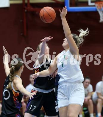 Basketball Damen Superliga 2021/2022. Grunddurchgang 7. Runde.  KOS Celovec Damen gegen  Vienna United.  Sara Feratovic (KOS), Michelle Slunecko  (Vienna United). Klagenfurt, am 11.12.2021.
Foto: Kuess
www.qspictures.net
---
pressefotos, pressefotografie, kuess, qs, qspictures, sport, bild, bilder, bilddatenbank