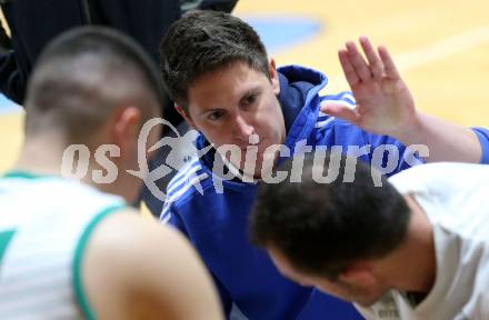Basketball Zweite Liga 2021/2022. Grunddurchgang 9. Runde.  KOS Celovec gegen BBC Nord Dragonz. Trainer Rok Heiligstein (KOS). Klagenfurt, am 11.12.2021.
Foto: Kuess
www.qspictures.net
---
pressefotos, pressefotografie, kuess, qs, qspictures, sport, bild, bilder, bilddatenbank