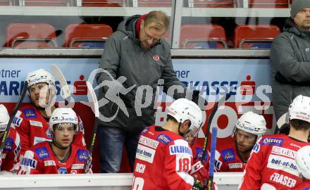 EBEL. Eishockey Bundesliga. KAC gegen	HC Pustertal Woelfe.  Trainer Petri Matikainen (KAC). Klagenfurt, am 12.12.2021.
Foto: Kuess
www.qspictures.net

---
pressefotos, pressefotografie, kuess, qs, qspictures, sport, bild, bilder, bilddatenbank