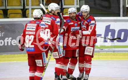 EBEL. Eishockey Bundesliga. KAC gegen	HC Pustertal Woelfe. Torjubel Thomas Koch, Clemens Unterweger, Matthew Fraser, Lukas Haudum (KAC). Klagenfurt, am 12.12.2021.
Foto: Kuess
www.qspictures.net

---
pressefotos, pressefotografie, kuess, qs, qspictures, sport, bild, bilder, bilddatenbank